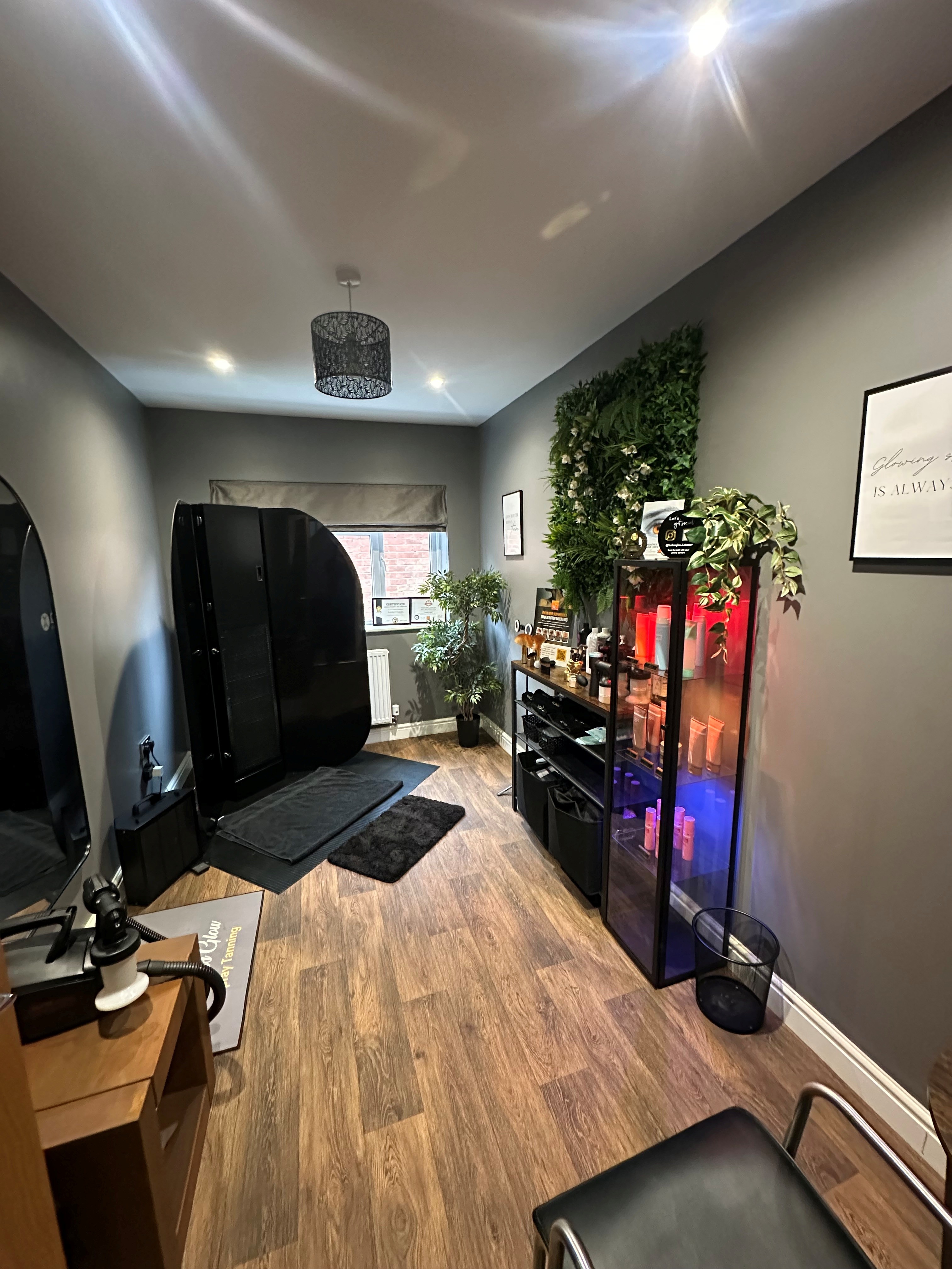 Spray Tanning Studio Room